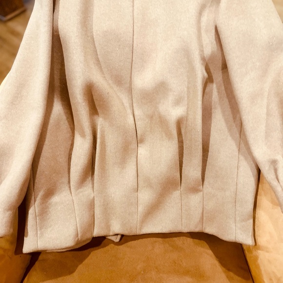 The architectural of the double-breatedf wool-blend coat - Picture 6 of 13